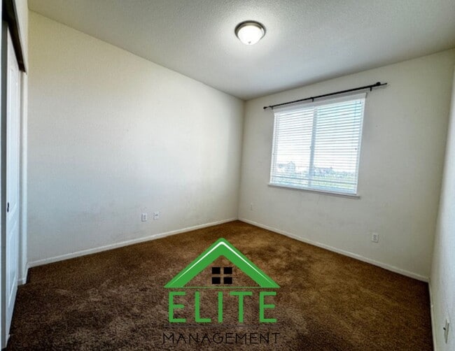 Building Photo - **SOLAR PANELS AND FORMER MODEL HOME!!**