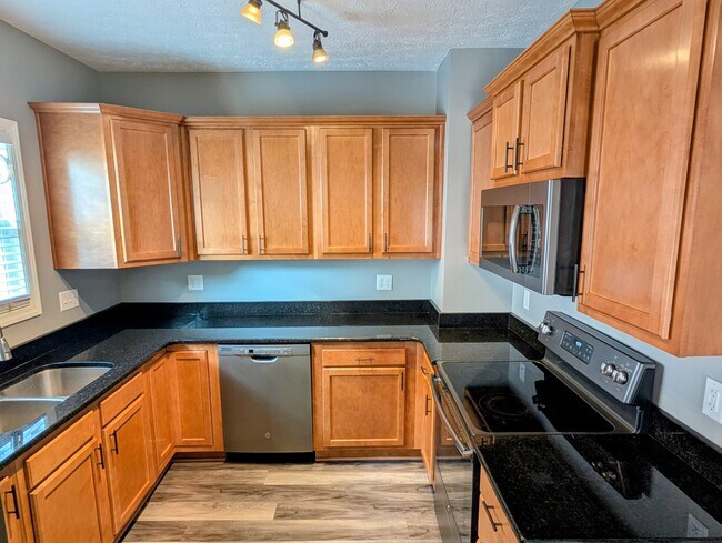 Building Photo - 239 Bachtel St SE