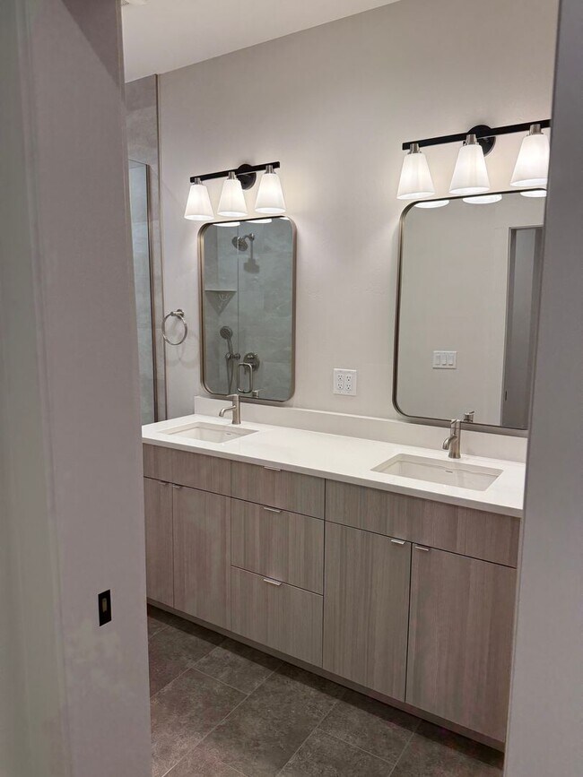 Building Photo - Beautiful 3 Bedroom 2.5 Bath in Autumn Grove