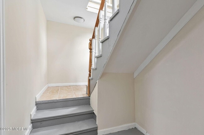 Building Photo - 216 Delaware St