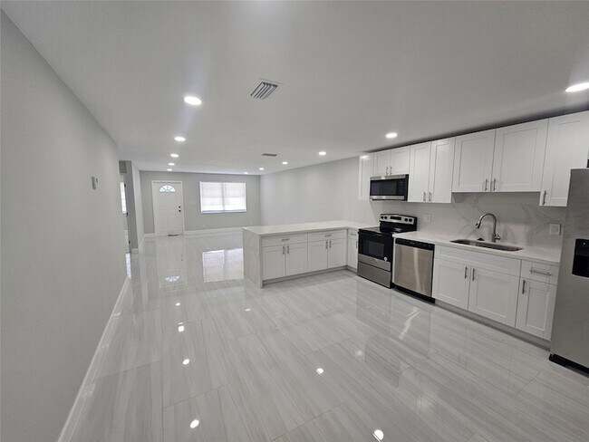 Building Photo - 4072 SW 51st St