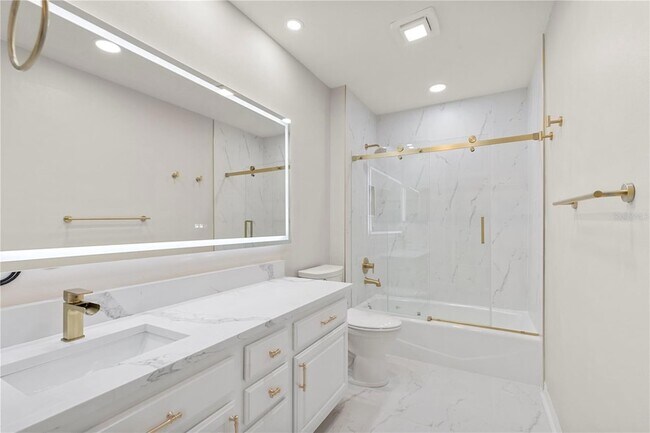 Building Photo - 3110 W Villa Rosa St