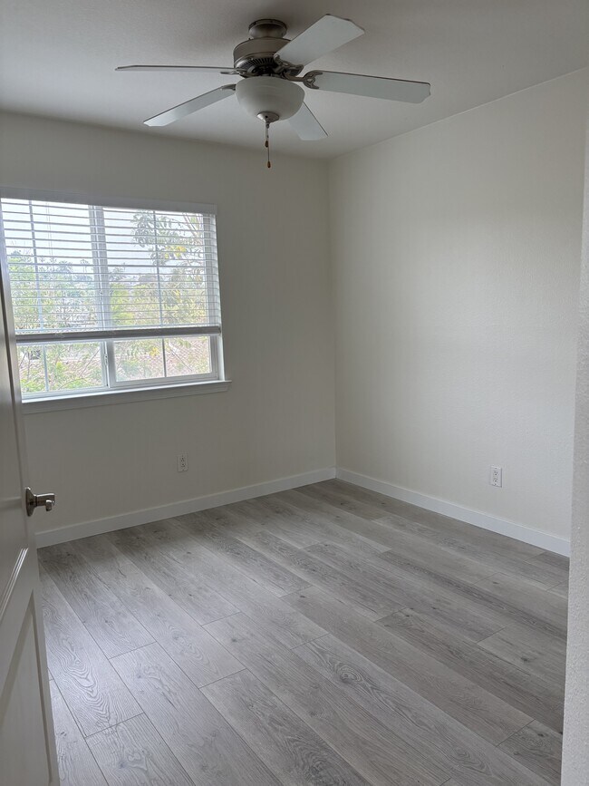 Building Photo - 4023 Bluff View Way