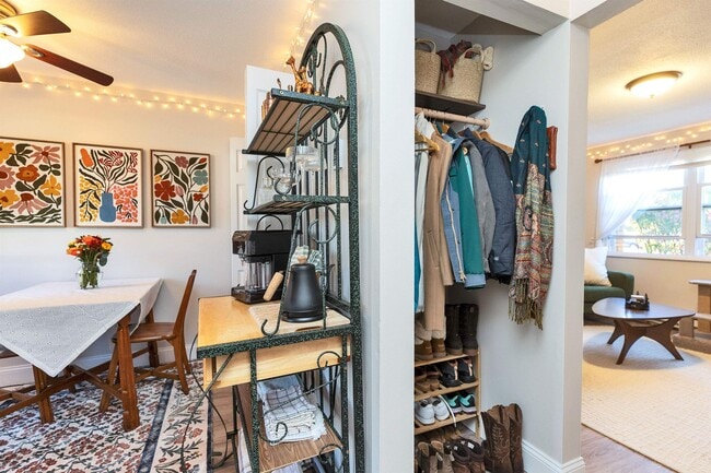 Building Photo - 147 Beech St