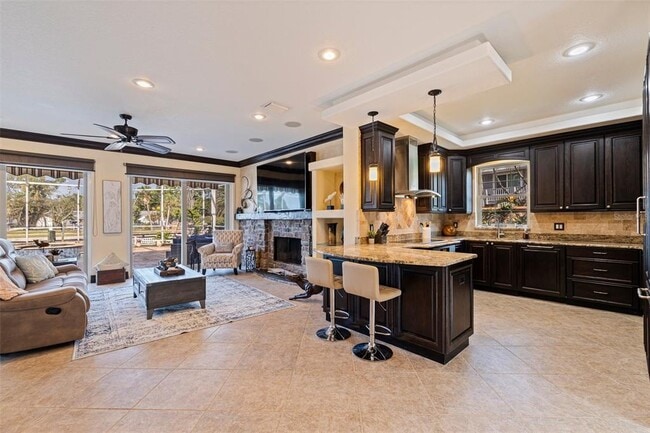 Building Photo - 3931 Pompano Dr SE