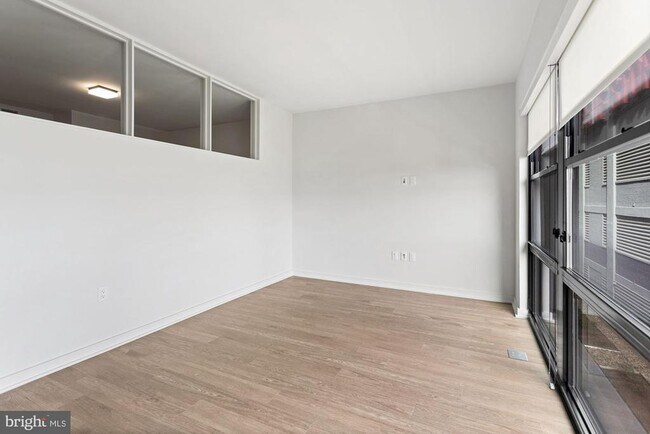 Building Photo - 1625 Eckington Pl NE