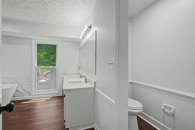 Building Photo - 3947 Camrose Pl