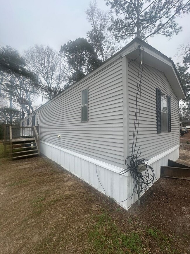 Building Photo - 3 Bed/2 Bath Mobile Home
