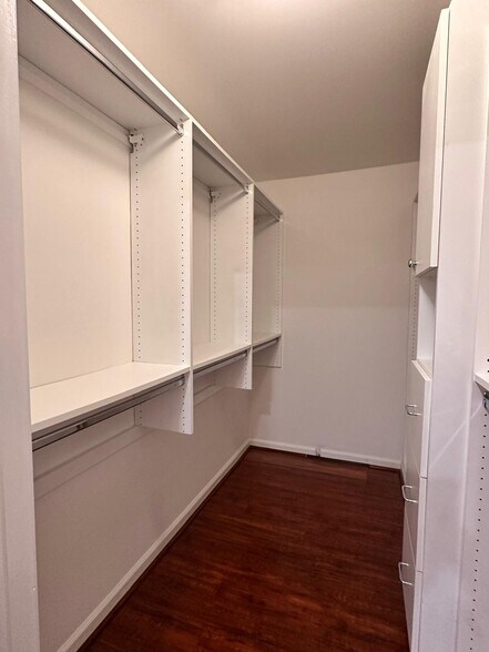 Building Photo - 1312 Waterford Dr