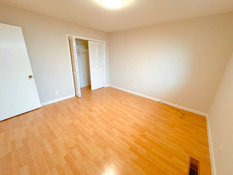 Building Photo - 3322 Glendora Dr