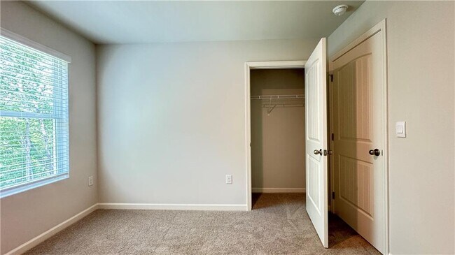 Building Photo - 3190 Greyton Dr