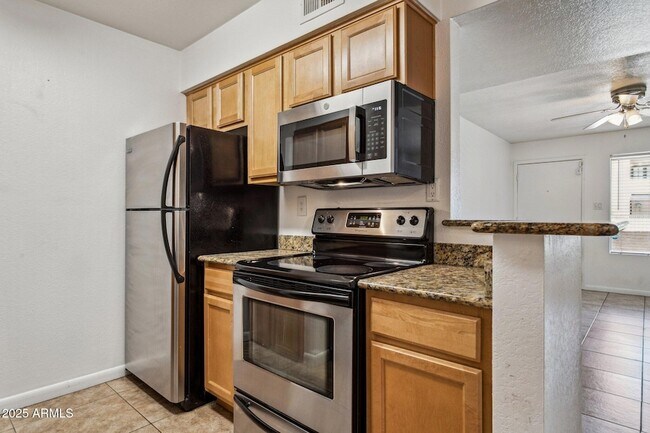 Building Photo - 5995 N 78th St