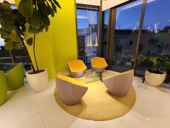 Building Photo - 501 NE 31st St