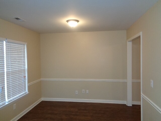 Building Photo - 1578 Laurel Ledge Dr