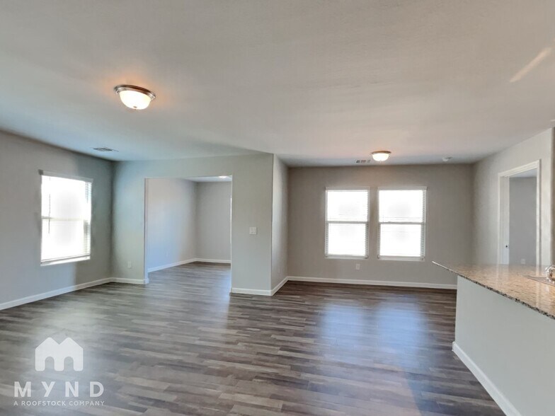 Building Photo - 2383 Oakmont Ln