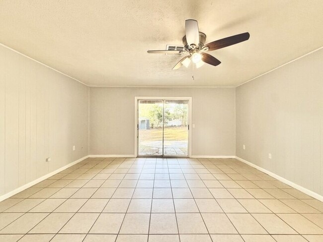 Building Photo - 1339 Eagleview Dr