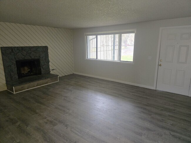 Building Photo - 2871ap