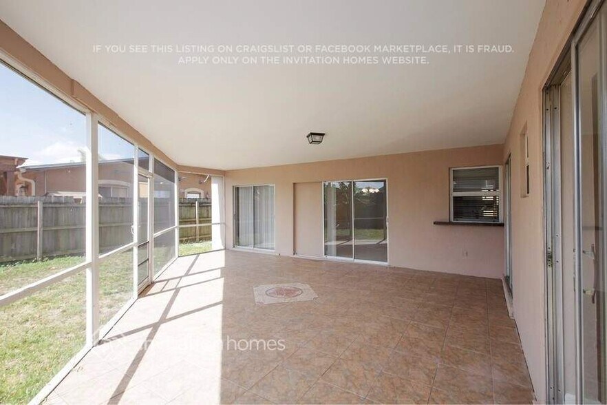 Building Photo - 272 NW 79th Terrace