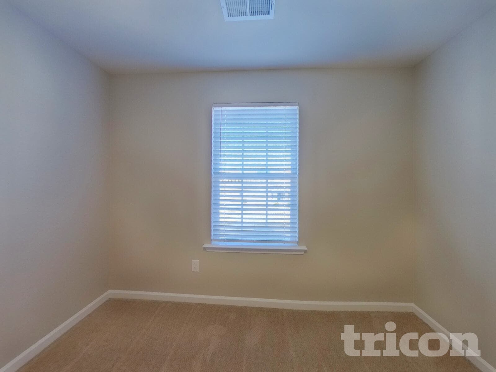 Building Photo - 5789 Oak Br Cir