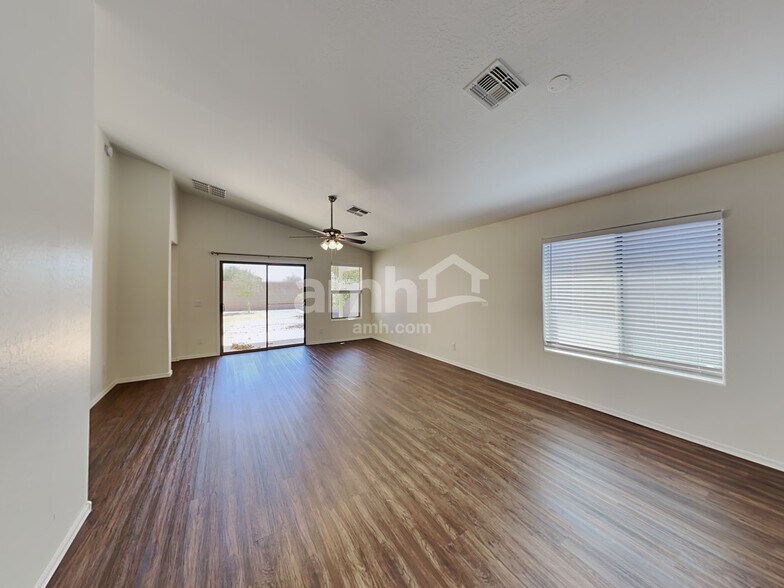 Building Photo - 1786 W Desert Canyon Dr