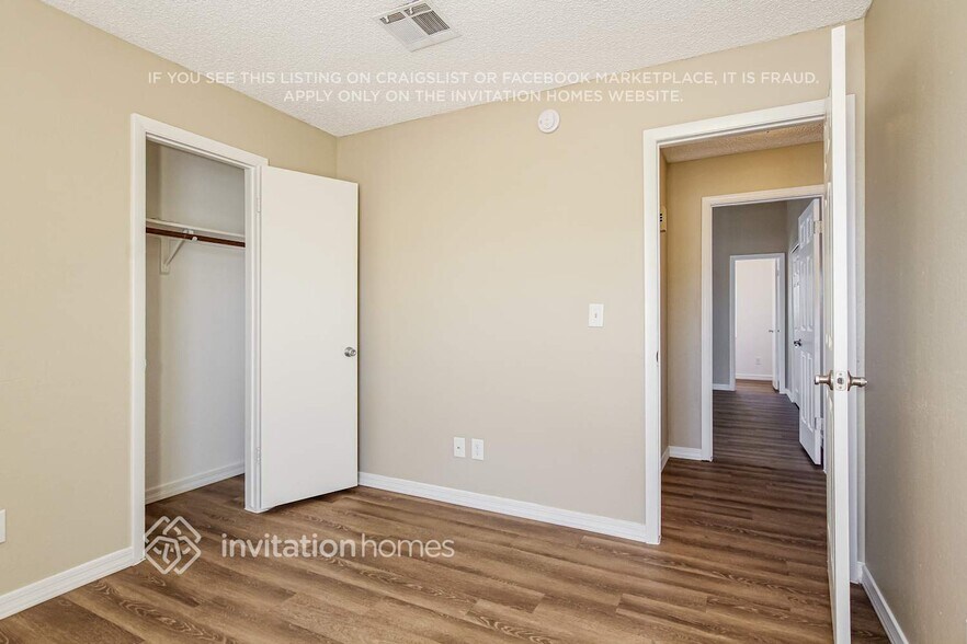 Building Photo - 8939 W Vogel Ave