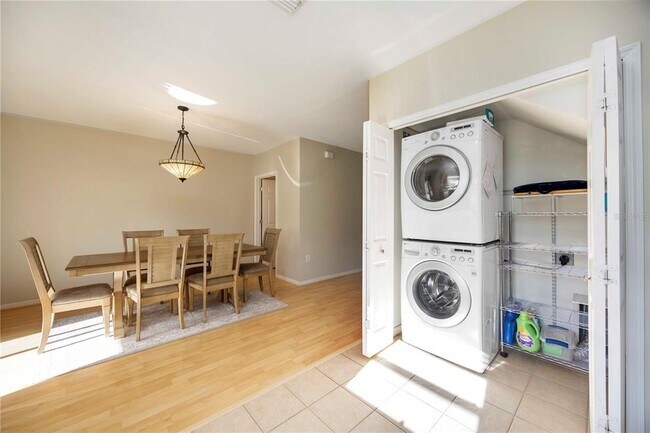 Building Photo - 6235 Flagfish Ct