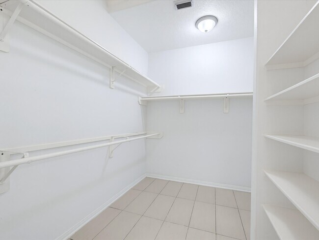 Building Photo - 1114 Jasons Bend Dr