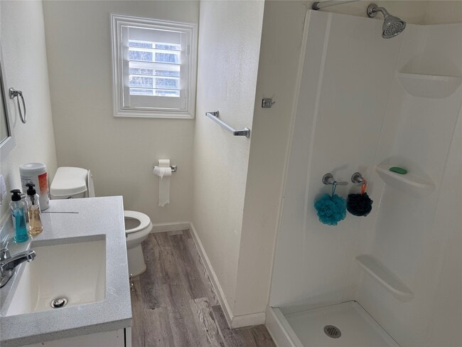 Building Photo - 8 Bayvilla Dr