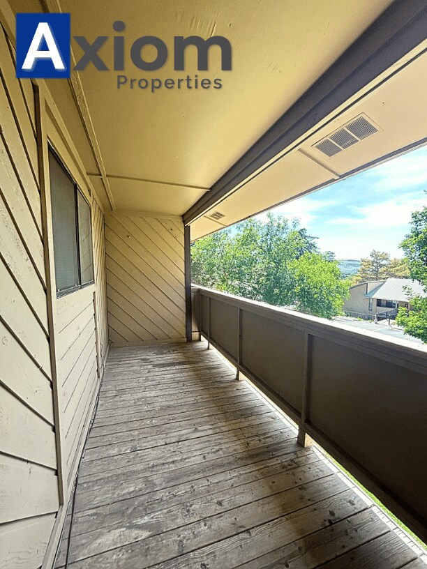 Building Photo - 2128 Marigold St