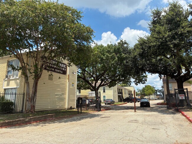 Building Photo - 6200 W Tidwell Rd