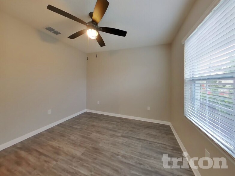 Building Photo - 5131 Star Ruby Ave