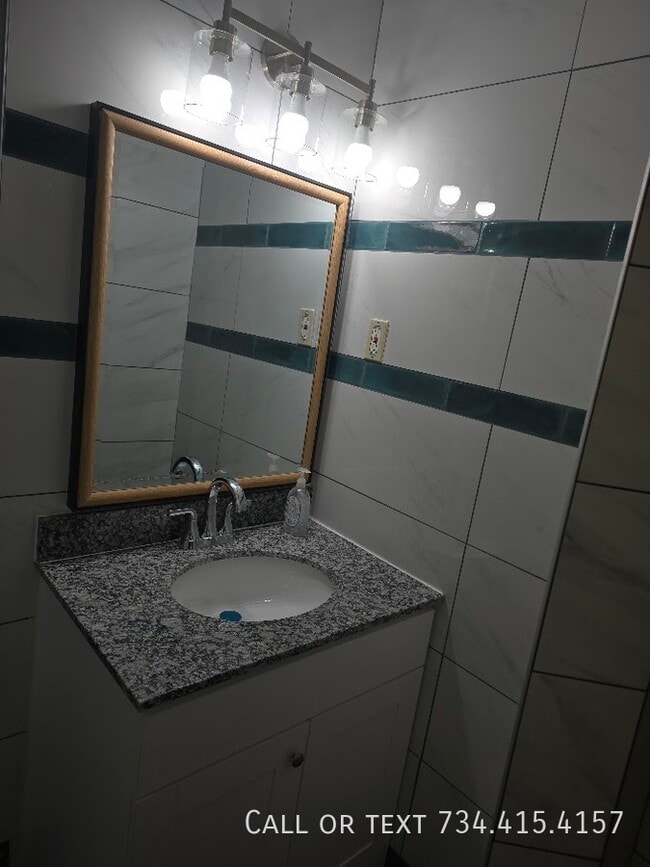 Building Photo - 502 Benjamin St