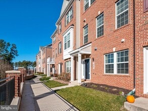 Building Photo - 1047 Ironwood Ln