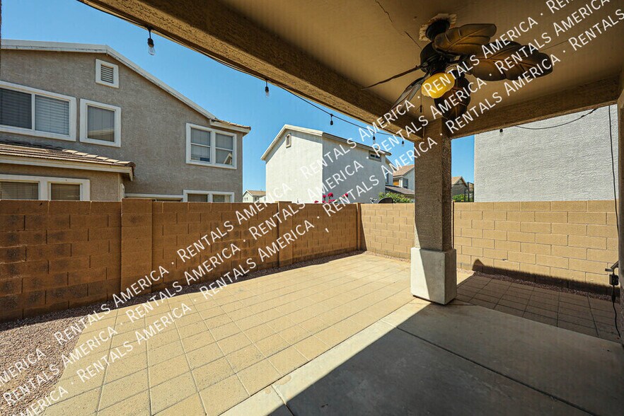 Building Photo - 8757 E Lomita Ave