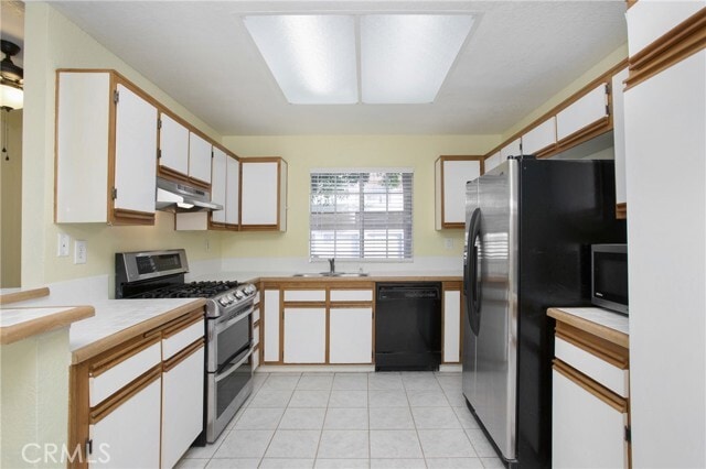 Building Photo - 65 Castano