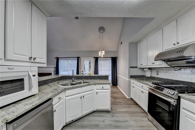 Building Photo - 235 Ruby Forest Pkwy