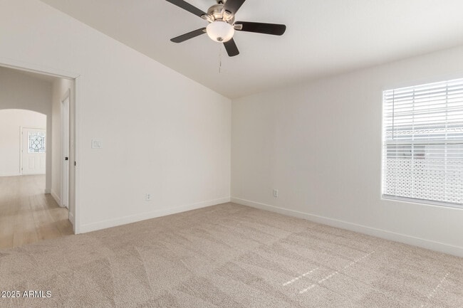 Building Photo - 120 N Val Vista Dr