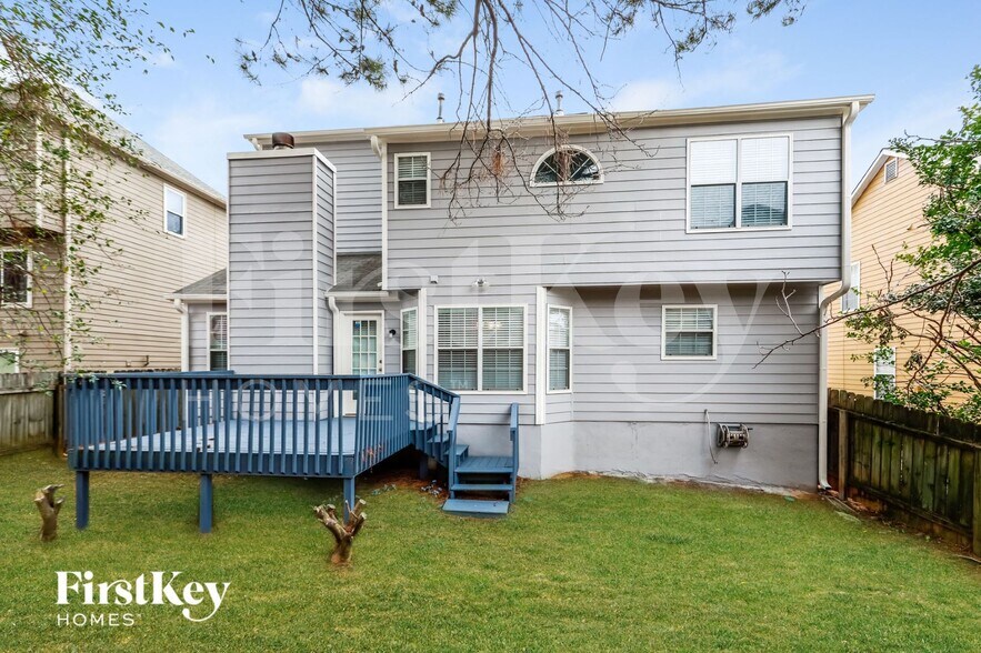 Building Photo - 3985 Fallbrook Dr NW