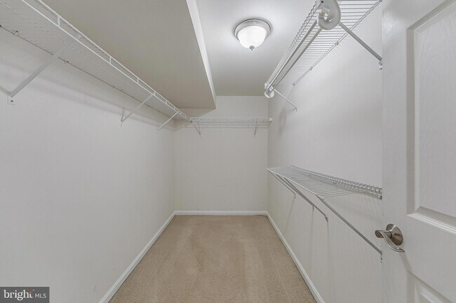 Building Photo - 1417 N Van Dorn St