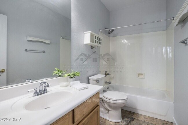 Building Photo - 2900 E Riviera Pl