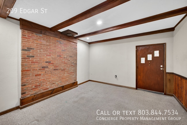 Building Photo - 209 Edgar St