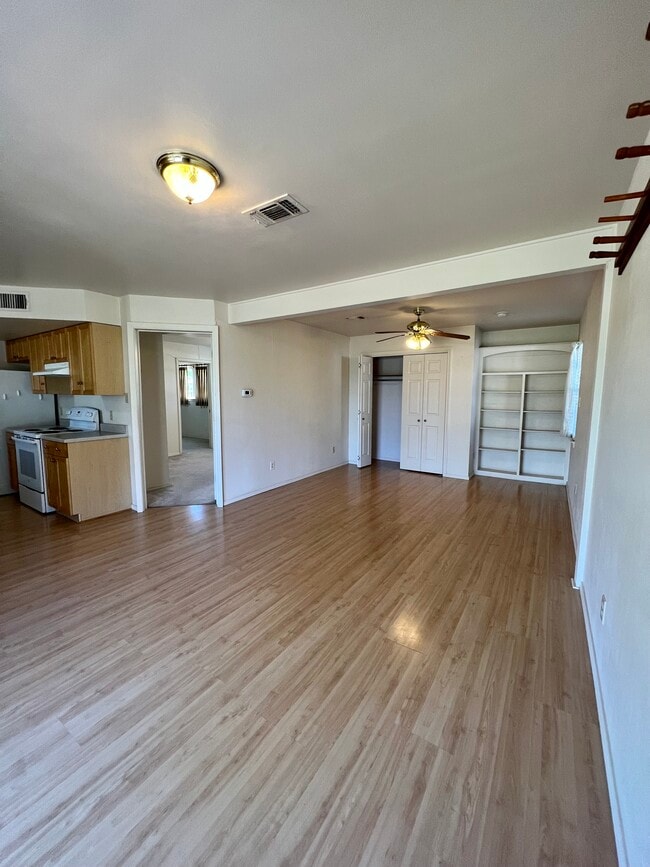 Building Photo - 9827 Fort Worth Dr