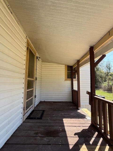 Building Photo - 1606 SW 2nd Dr