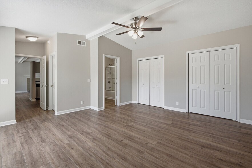 Building Photo - 944 Patio Dr