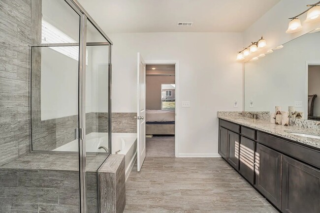 Building Photo - Beautiful 5-Bedroom Home in Brixworth Neighborhood with 2 Community Swimming Pools & Walking Trails