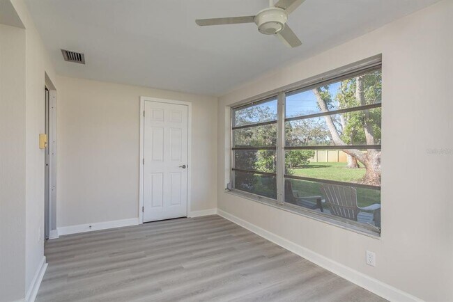 Building Photo - 4229 Stratford Dr