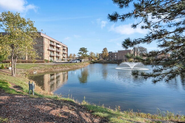 Building Photo - 5400 Astor Ln