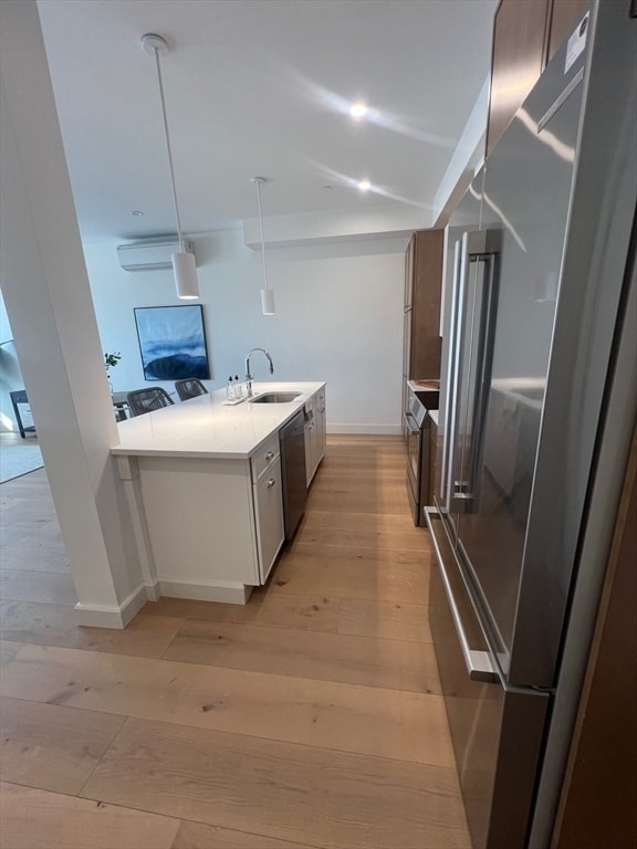 Building Photo - 105 Sea St