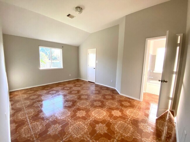 Building Photo - 4211 Buras Pass Ln