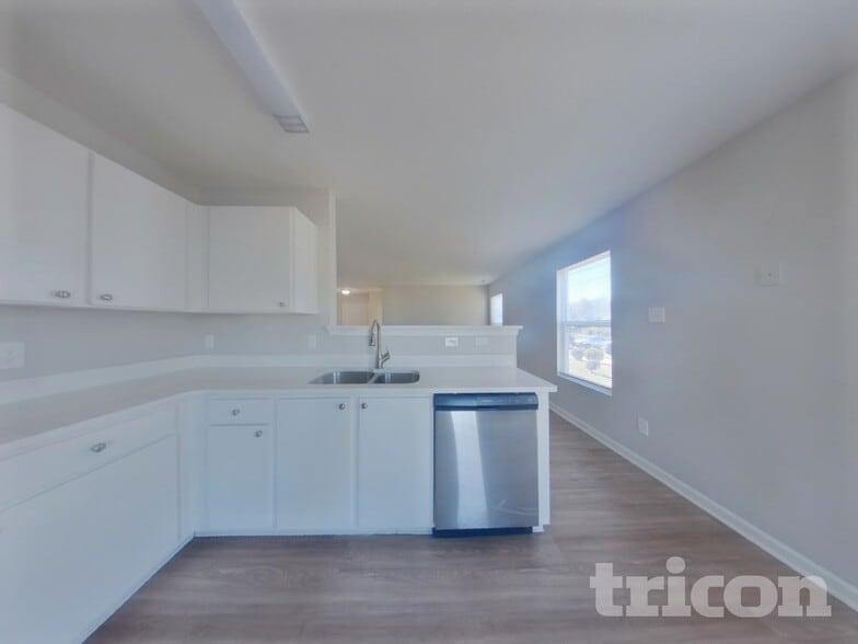 Building Photo - 809 Littleton Dr